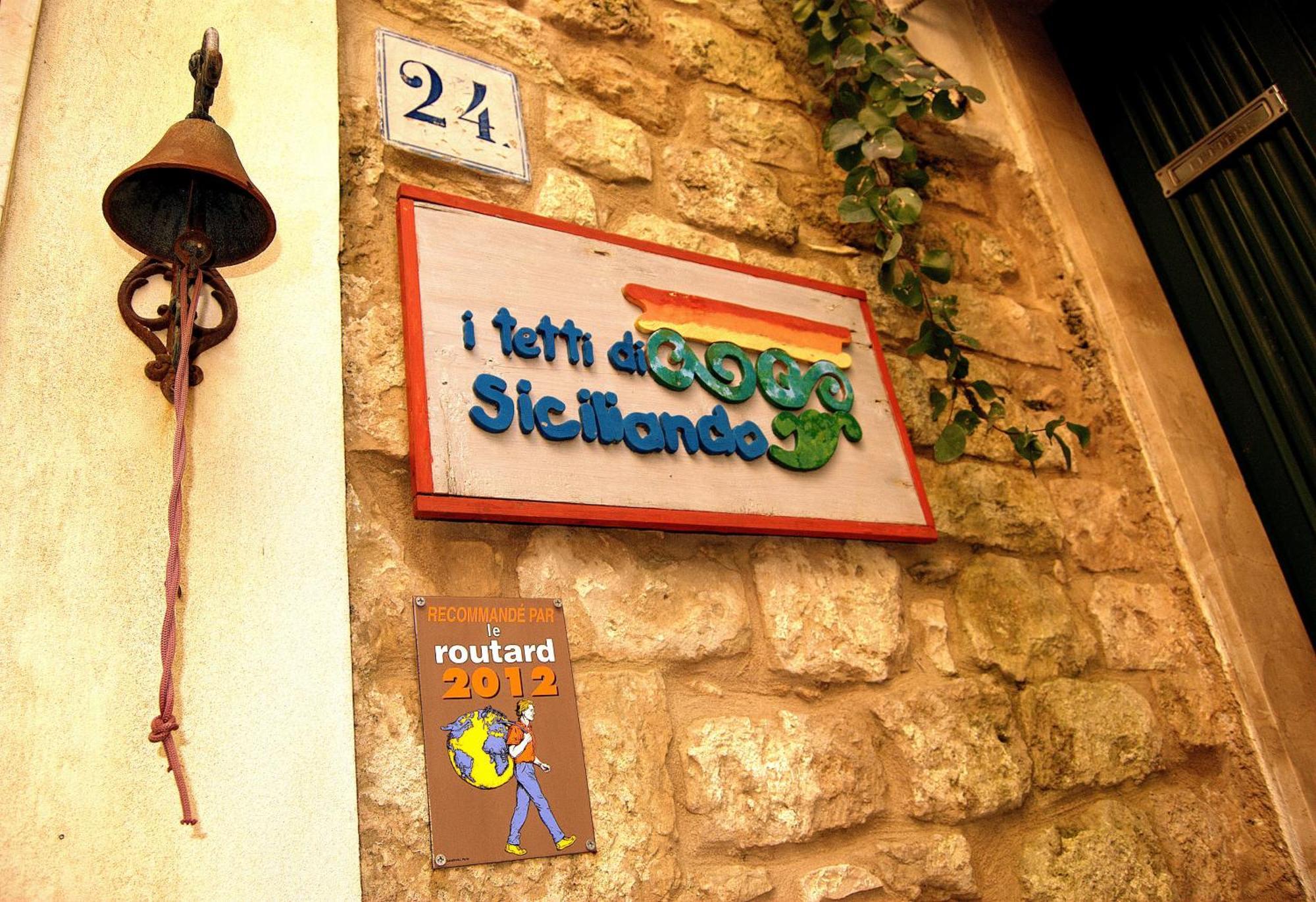 I Tetti Di Siciliando Bed & Breakfast Модика Екстериор снимка