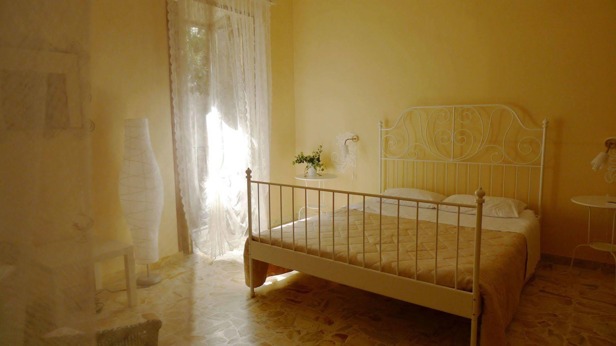 I Tetti Di Siciliando Bed & Breakfast Модика Екстериор снимка